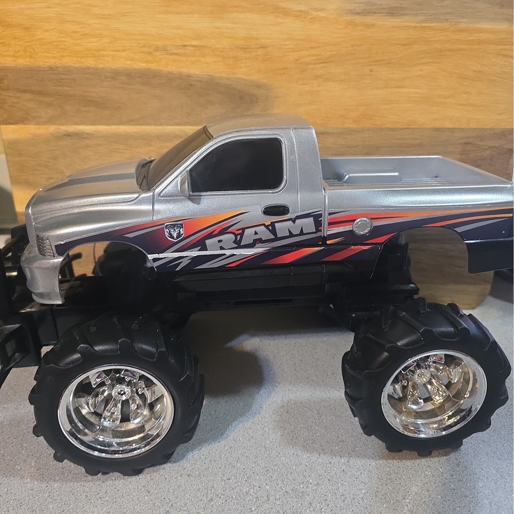 New Bright Ram Remote Control RC Truck AWD Untested As Is
